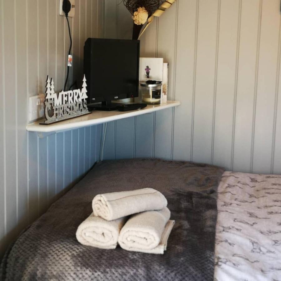 Pen-Rhos Luxury Glamping "Cuckoo'S Nest" Villa Llandrindod Wells Exterior photo